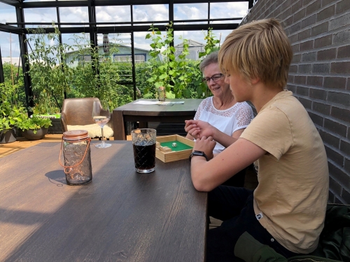 camping og rolig familiehygge. Orangeri med brændeovn, krydderurter, tomater og agurker